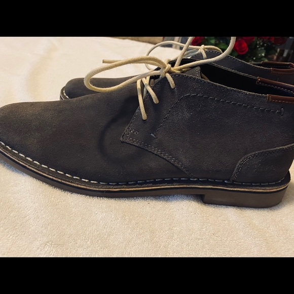 Brand New Super Comfortable Suede Shoes By KENNETH COLE - Size 11 1/2 M - Box 65 - Picture 2 of 5